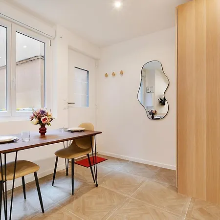 Apartament Superbe Studio- 5p- Bonne Nouvelle/ Gare De L'est - D Paryż