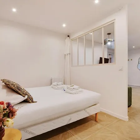 Apartment Superbe Studio- 5p- Bonne Nouvelle/ Gare De L'est - D *
